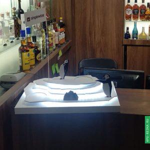 Айсберг для оформления витрины винотеки