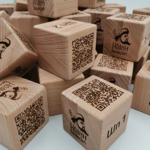 Деревянные кубики из натурального дерева с нанесением логотипа