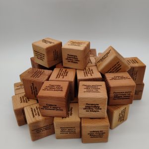 Брендированные деревянные кубики с QR-кодом для маркетинговых кампаний